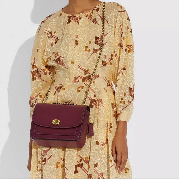 ✨Coach Madison Shoulder Bag ✨ - Picture 2 of 16